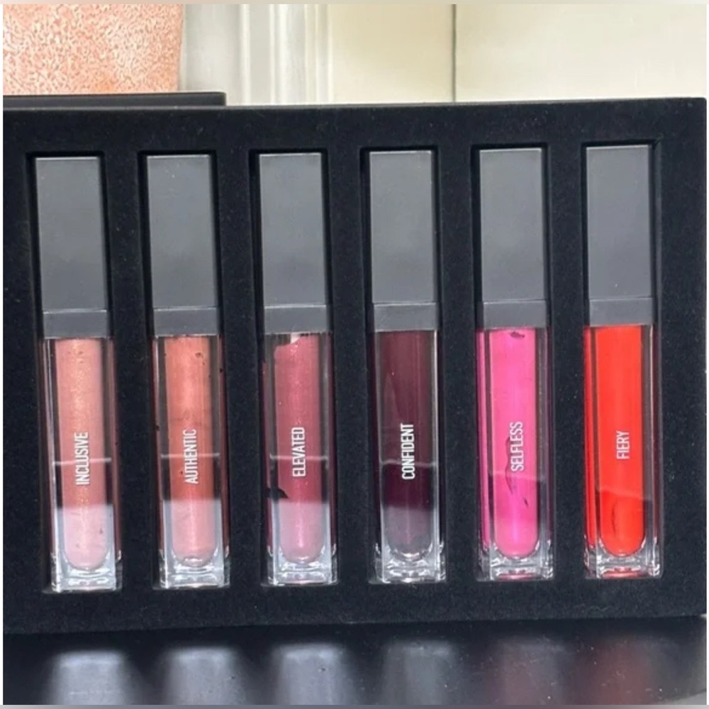 RealHer Long-Lasting Lip Gloss Kit - Bold Shades - Picture 3 of 4
